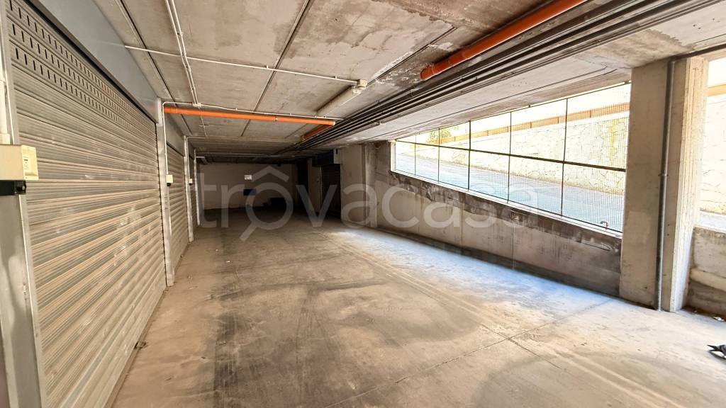 box auto in vendita ad Andria