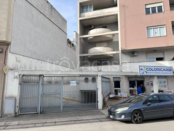 box auto in vendita ad Andria