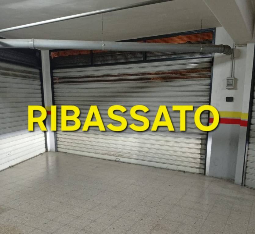 box auto in vendita ad Andria