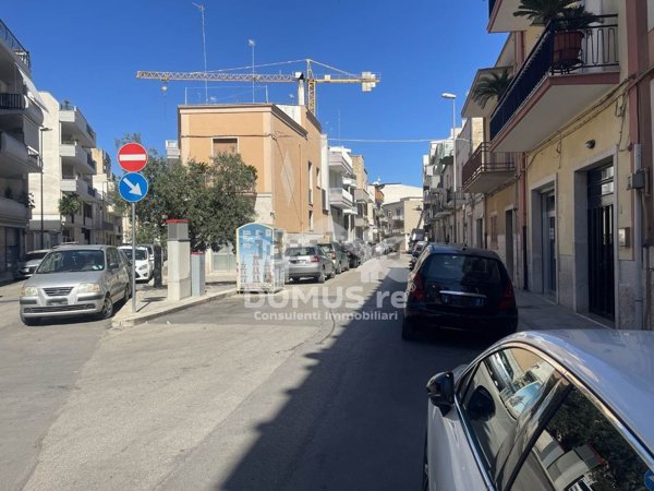 locale commerciale in vendita ad Andria