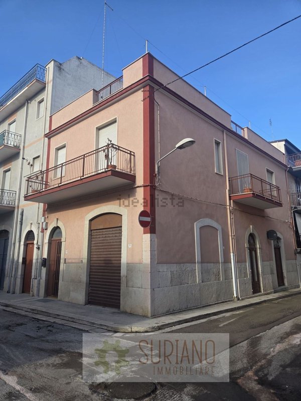 casa indipendente in vendita ad Andria in zona Centro Storico
