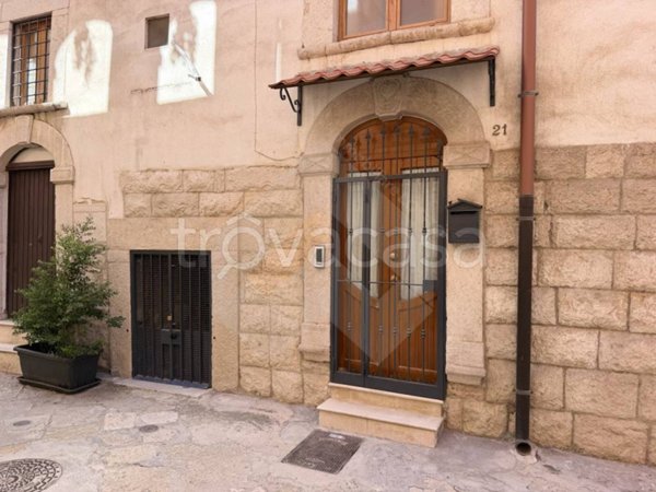 casa indipendente in vendita ad Andria in zona Centro Storico