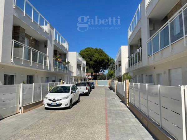 casa indipendente in vendita a Barletta in zona Patalini