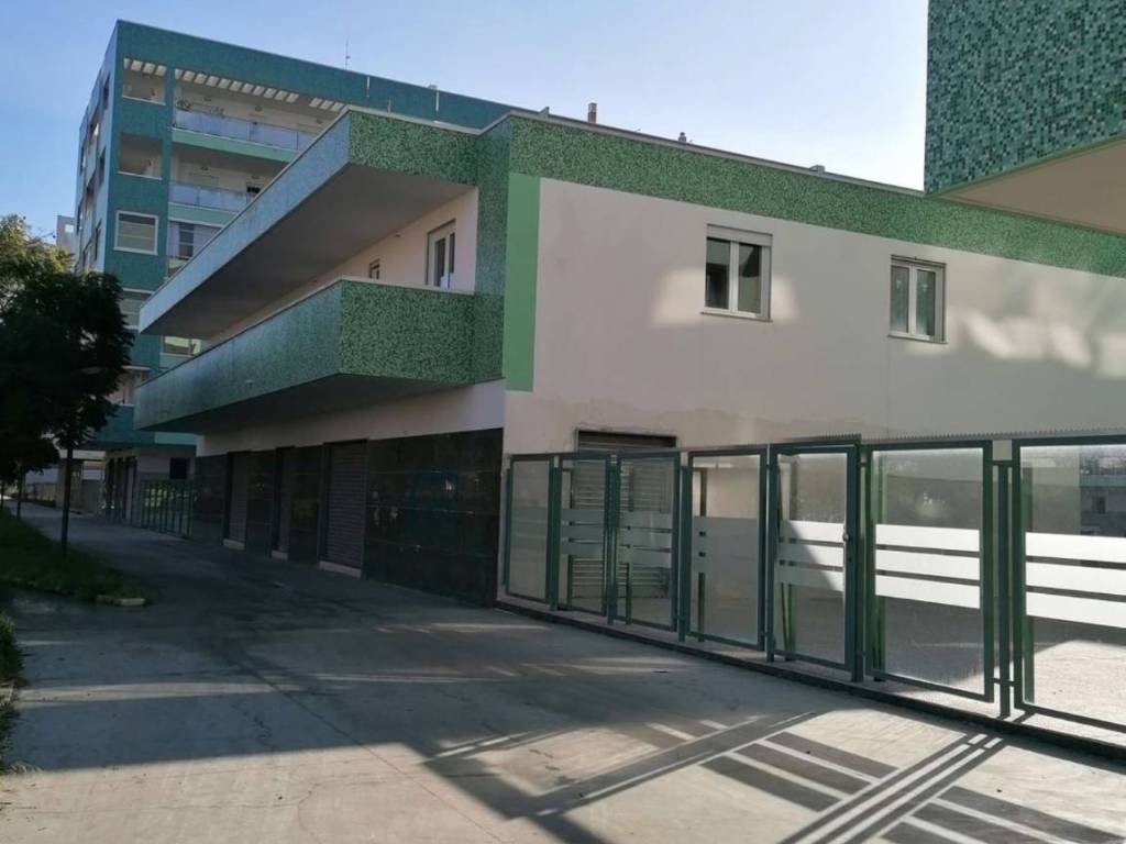 ufficio in vendita a Barletta in zona Borgovilla