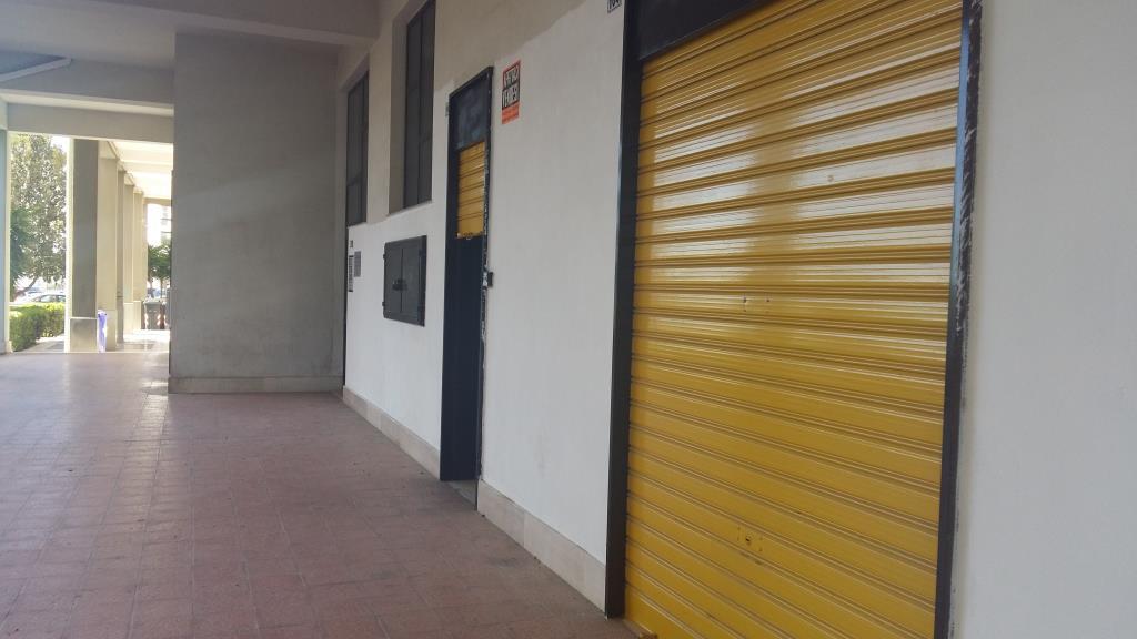locale commerciale in vendita a Barletta