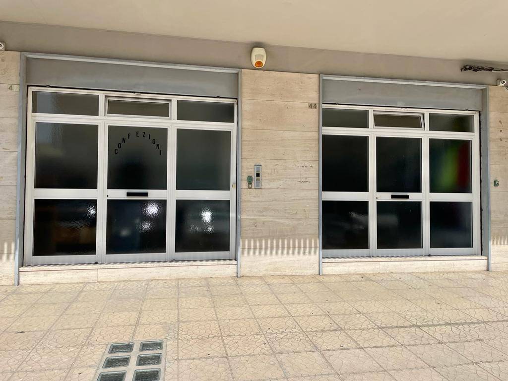 locale commerciale in vendita a Barletta in zona Settefrati