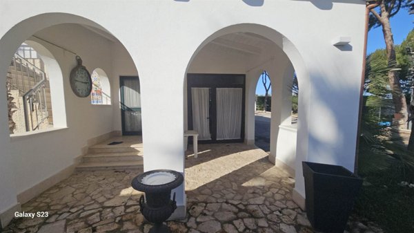 casa indipendente in vendita a Barletta in zona Borgovilla