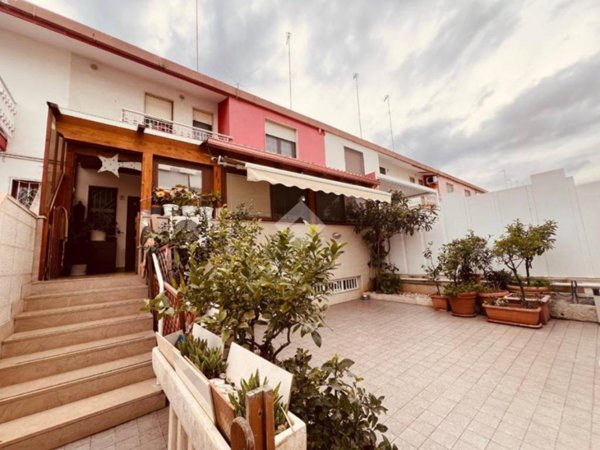 casa indipendente in vendita a Barletta in zona Borgovilla