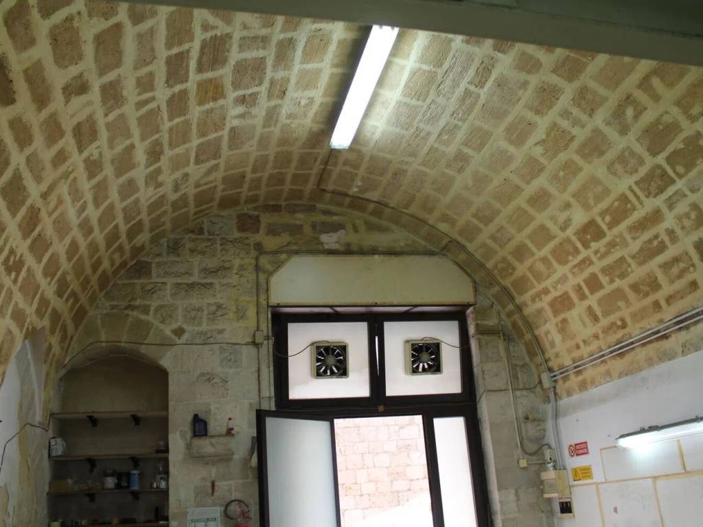 negozio in vendita a Barletta in zona Settefrati