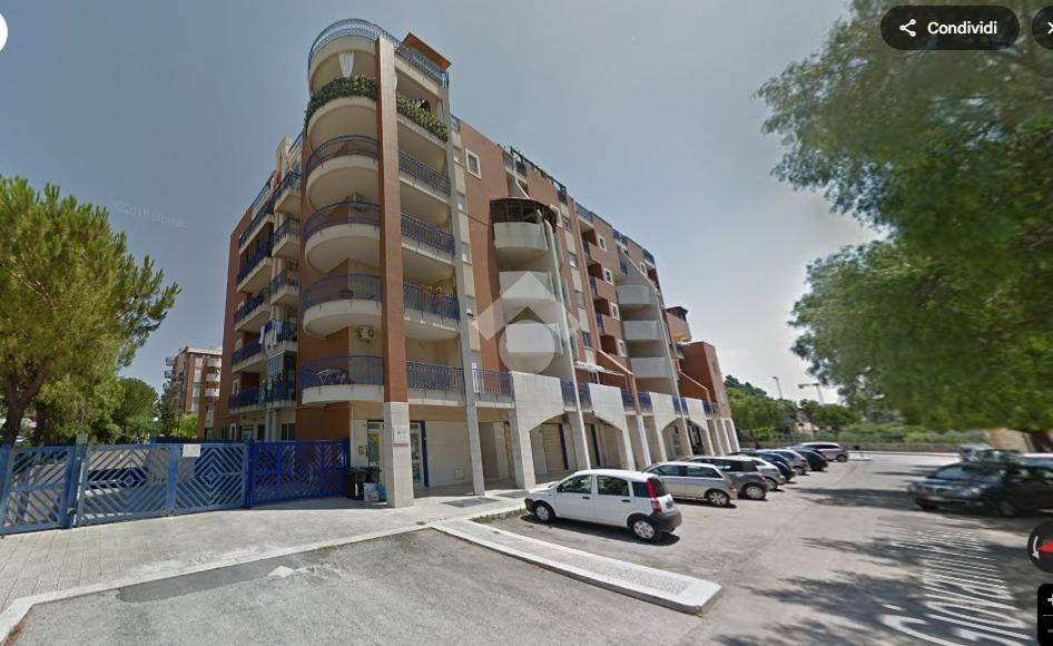 negozio in vendita a Barletta in zona Borgovilla