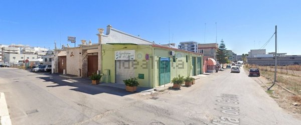 locale commerciale in vendita a Barletta in zona Settefrati