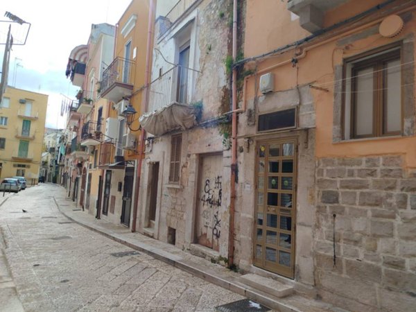 intera palazzina in vendita a Barletta in zona Fiumara