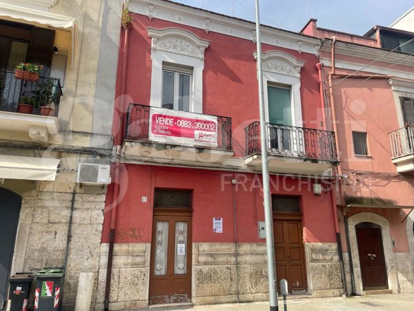 casa indipendente in vendita a Barletta in zona Centro Città