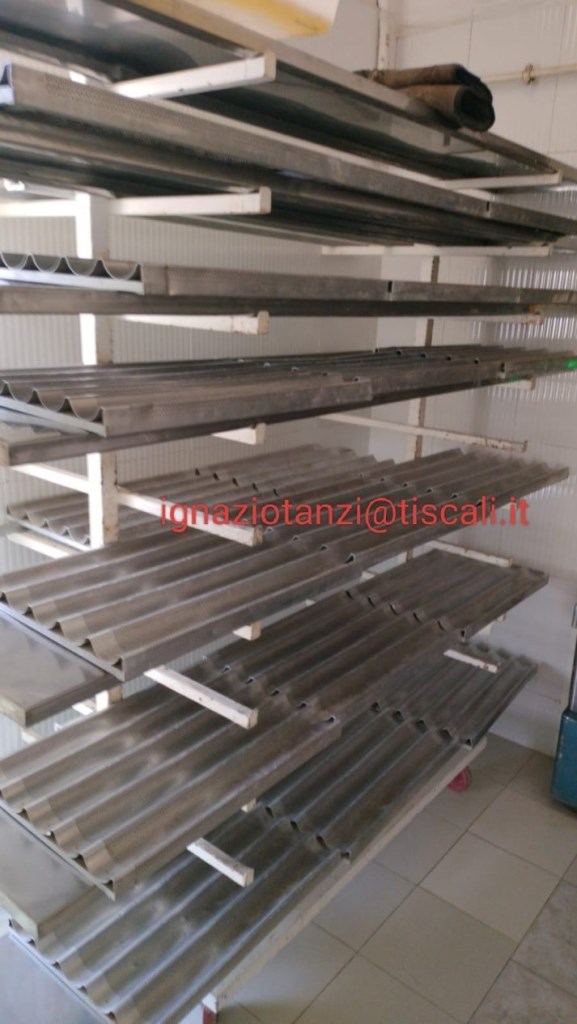 locale commerciale in vendita a Barletta in zona Patalini