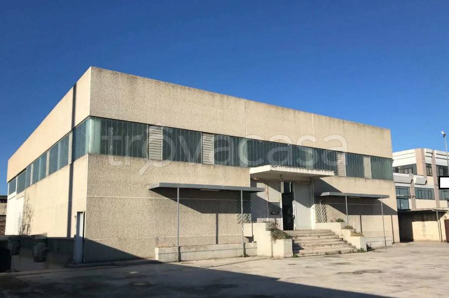 capannone in vendita a Barletta