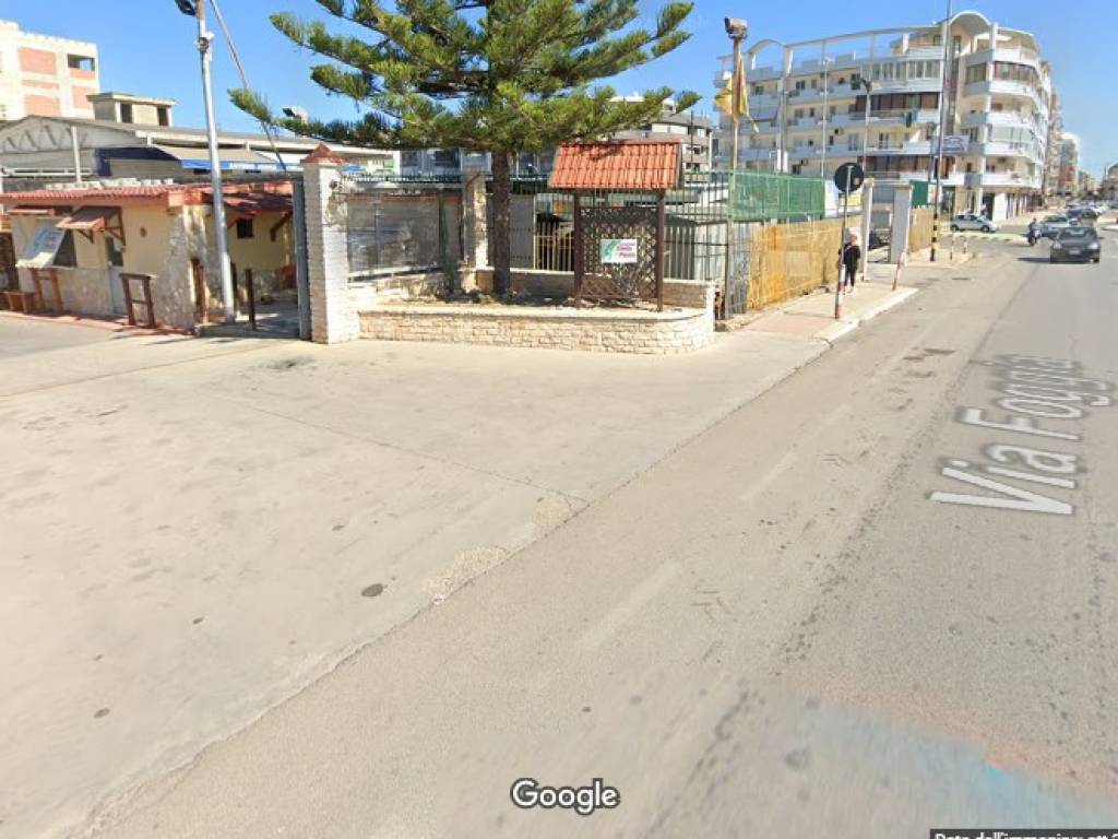 locale commerciale in vendita a Barletta in zona Fiumara