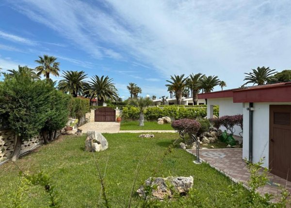 casa indipendente in vendita a Barletta in zona Fiumara