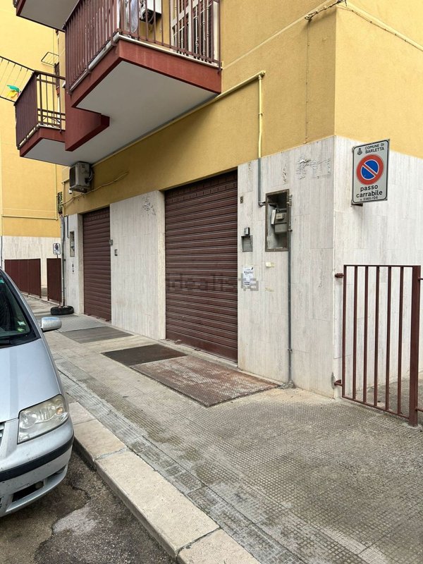 locale commerciale in vendita a Barletta