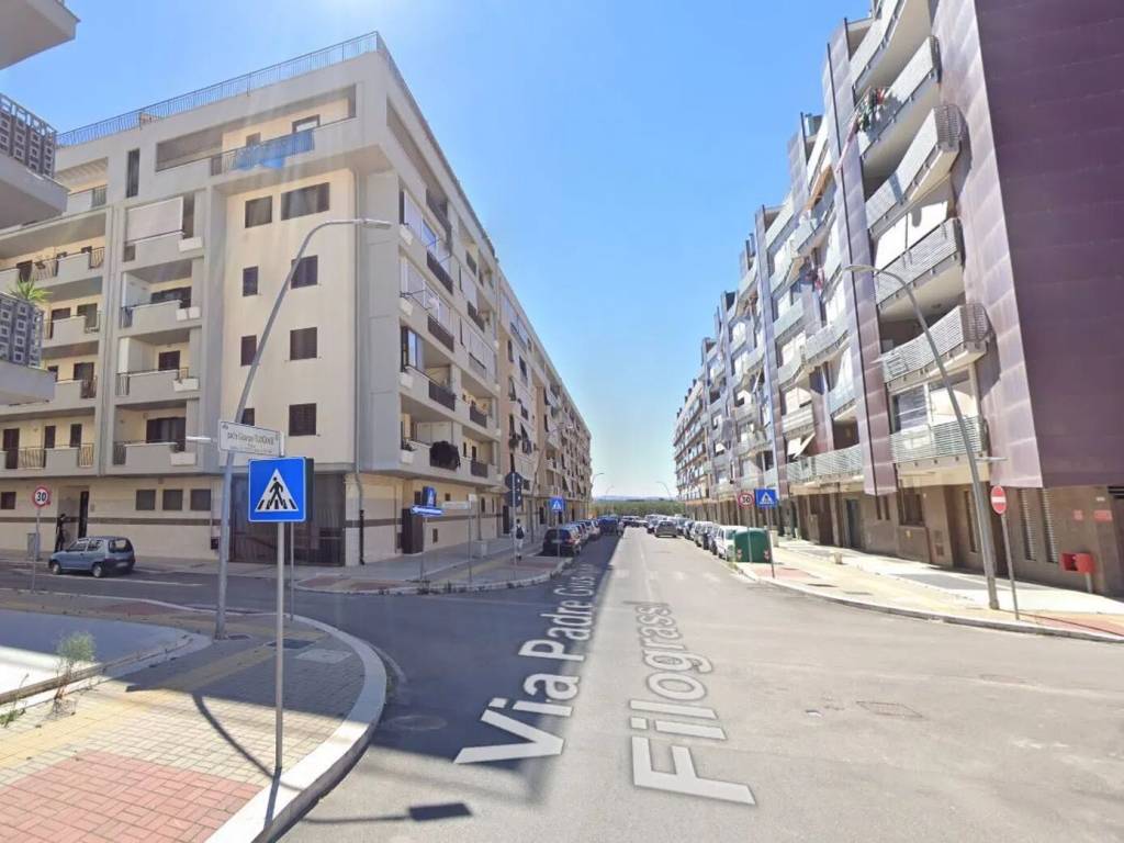 ufficio in vendita a Barletta in zona Patalini