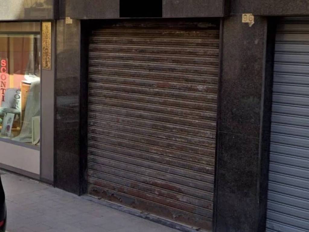 negozio in vendita a Barletta in zona Settefrati