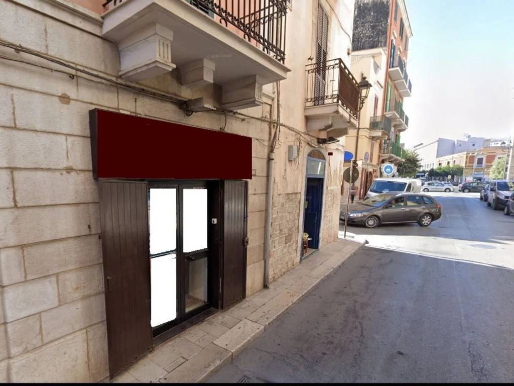 negozio in vendita a Barletta in zona Centro Città