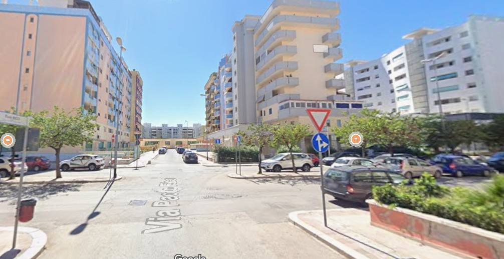 negozio in vendita a Barletta in zona Patalini