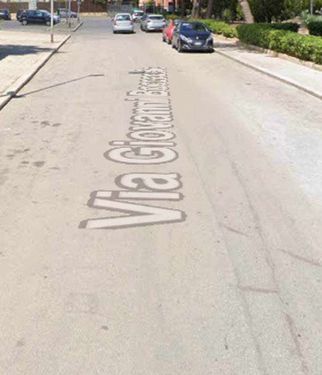 negozio in vendita a Barletta in zona Patalini