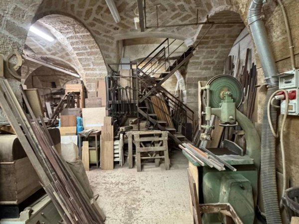negozio in vendita a Barletta in zona Fiumara