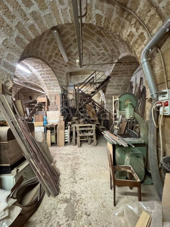 negozio in vendita a Barletta in zona Centro Città
