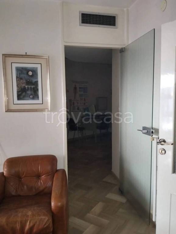 ufficio in vendita a Barletta in zona Centro Città