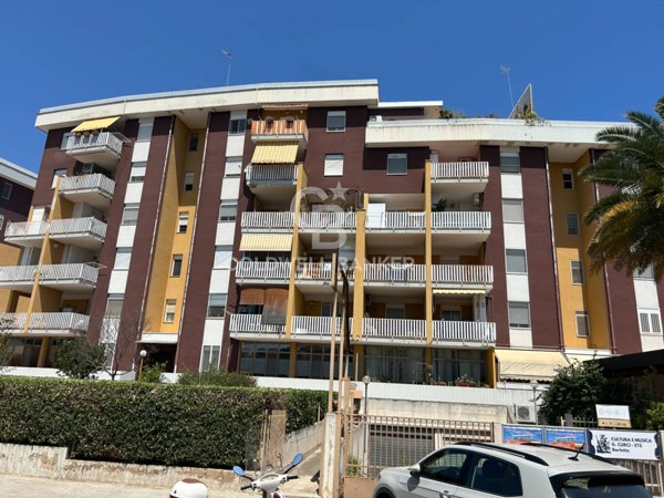 ufficio in vendita a Barletta in zona Patalini