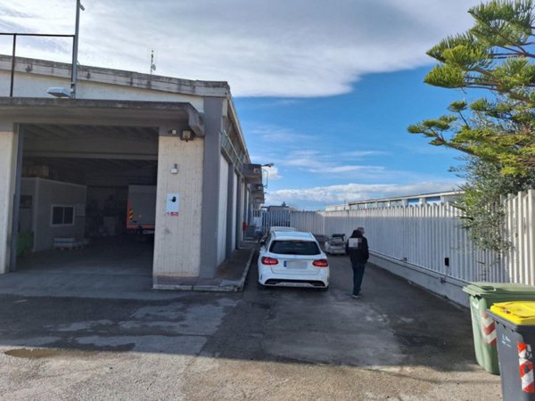 capannone in vendita a Barletta