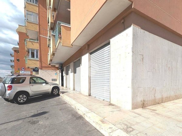 locale commerciale in vendita a Barletta