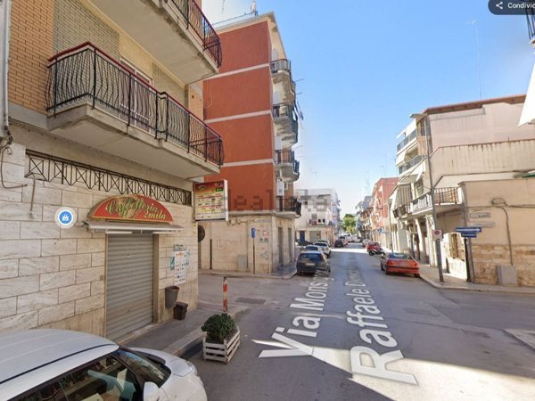 locale commerciale in vendita a Barletta