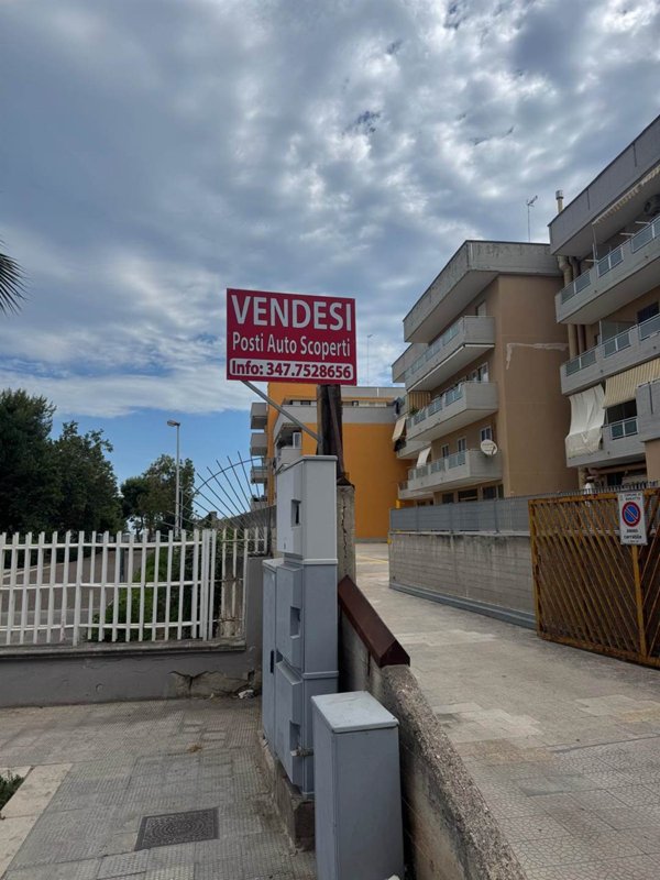 ufficio in vendita a Barletta in zona Settefrati
