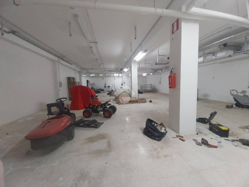 intera palazzina in vendita a Barletta in zona Montaltino