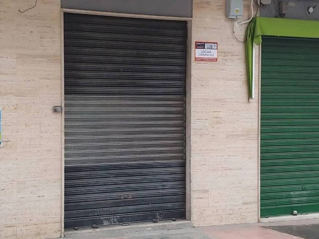 negozio in vendita a Barletta in zona Centro Città