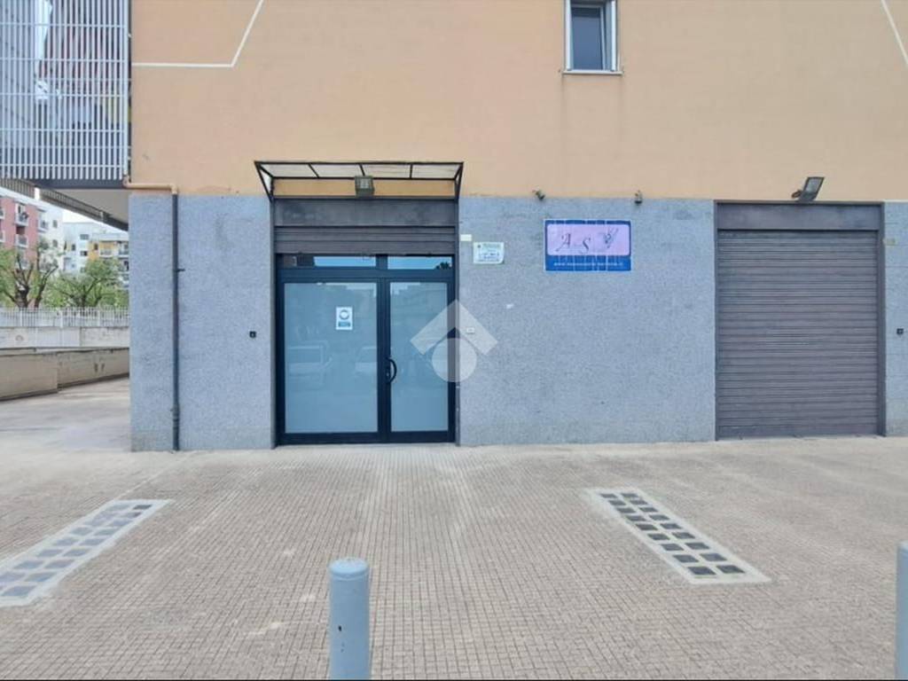 negozio in vendita a Barletta in zona Patalini
