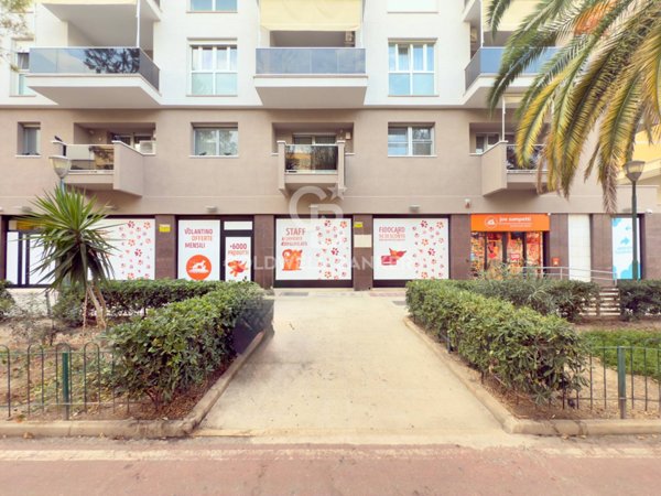 locale commerciale in vendita a Barletta