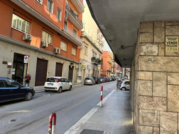 locale commerciale in vendita a Barletta in zona Centro Città