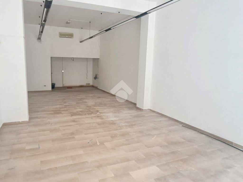 negozio in vendita a Barletta in zona Borgovilla