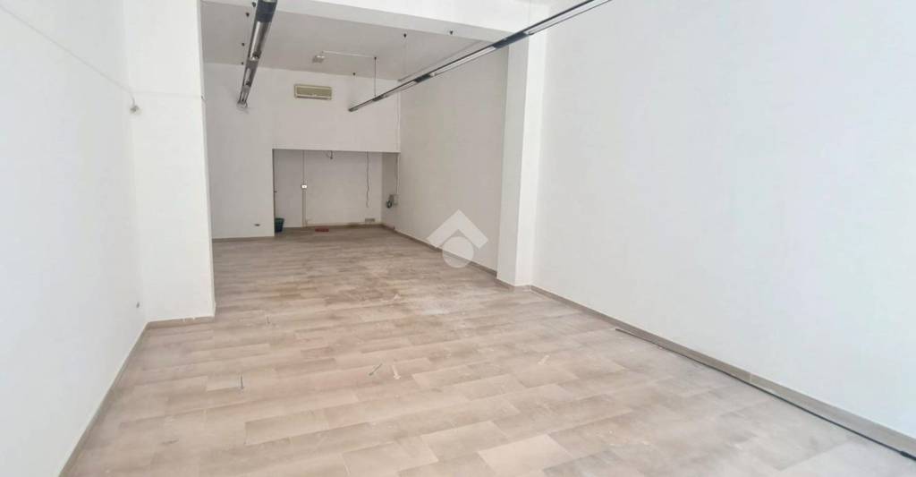 negozio in vendita a Barletta in zona Borgovilla