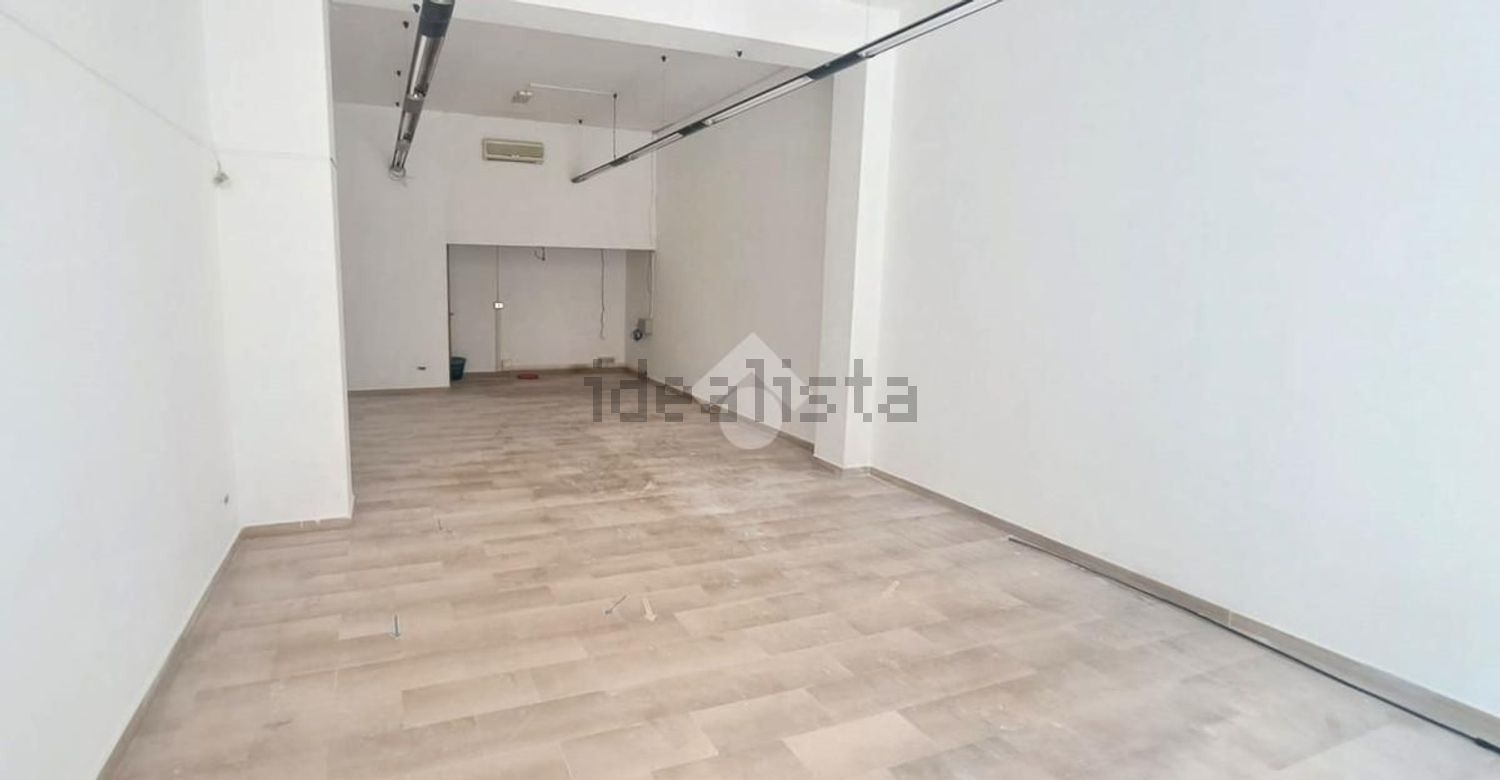 locale commerciale in vendita a Barletta in zona Borgovilla
