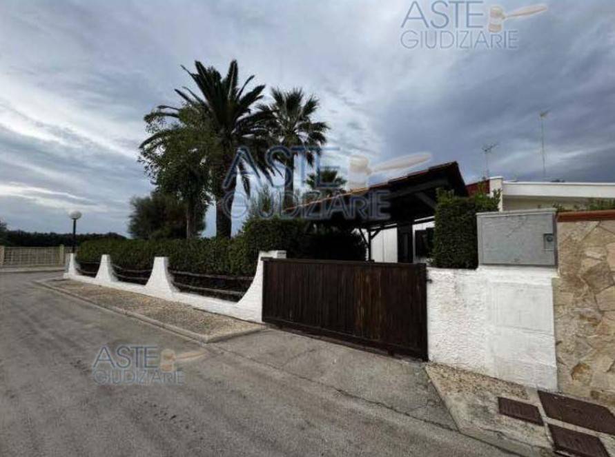 casa indipendente in vendita a Barletta in zona Fiumara