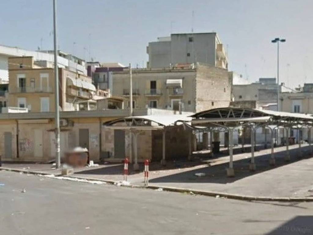negozio in vendita a Barletta in zona Fiumara