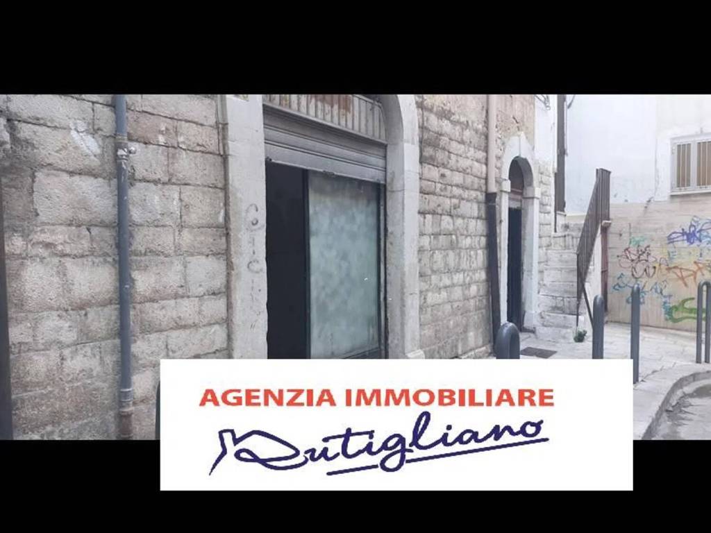 negozio in vendita a Barletta in zona Centro Città