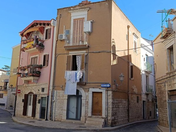 intera palazzina in vendita a Barletta in zona Santa Maria