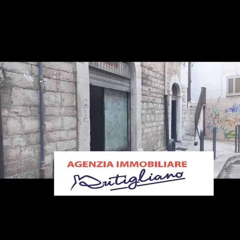 negozio in vendita a Barletta in zona Centro Città