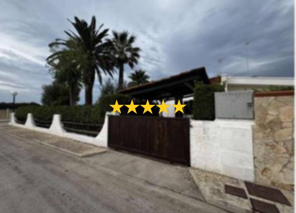 casa indipendente in vendita a Barletta in zona Fiumara
