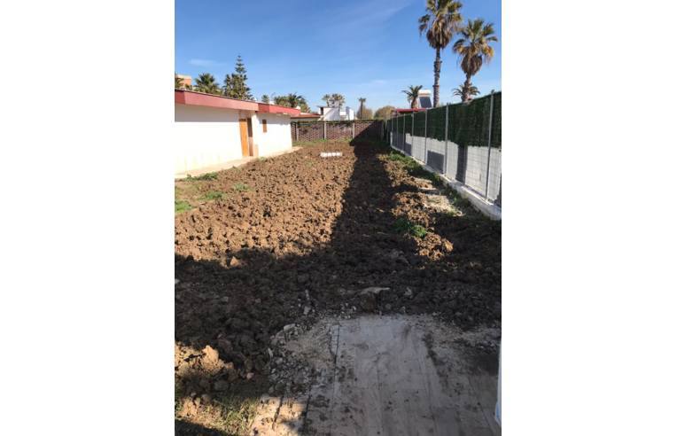 casa indipendente in vendita a Barletta in zona Fiumara